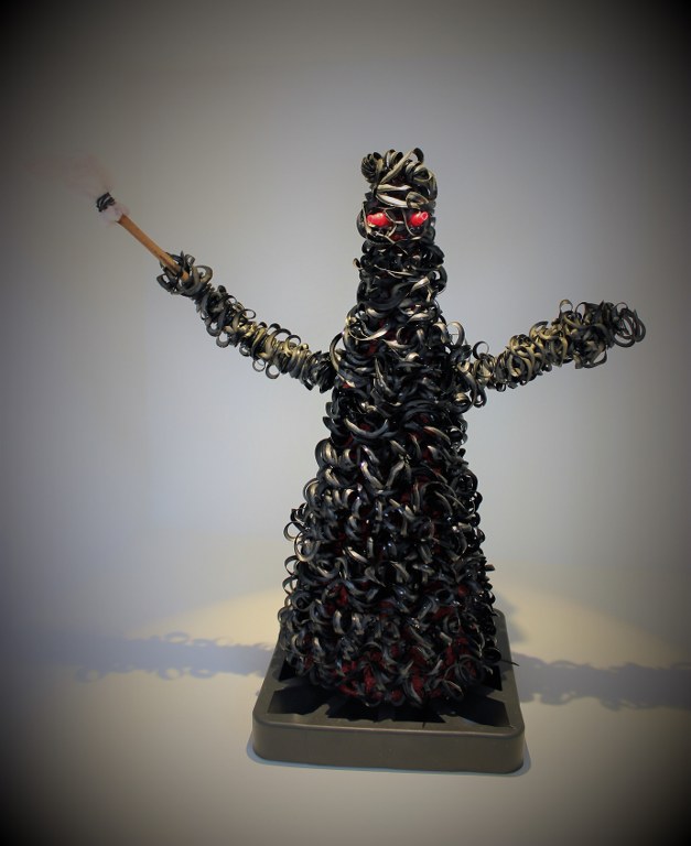2015   Brudù ovvero La strega al tempo dell Isis   plastica, legno, feltro   ø cm 14x38x34